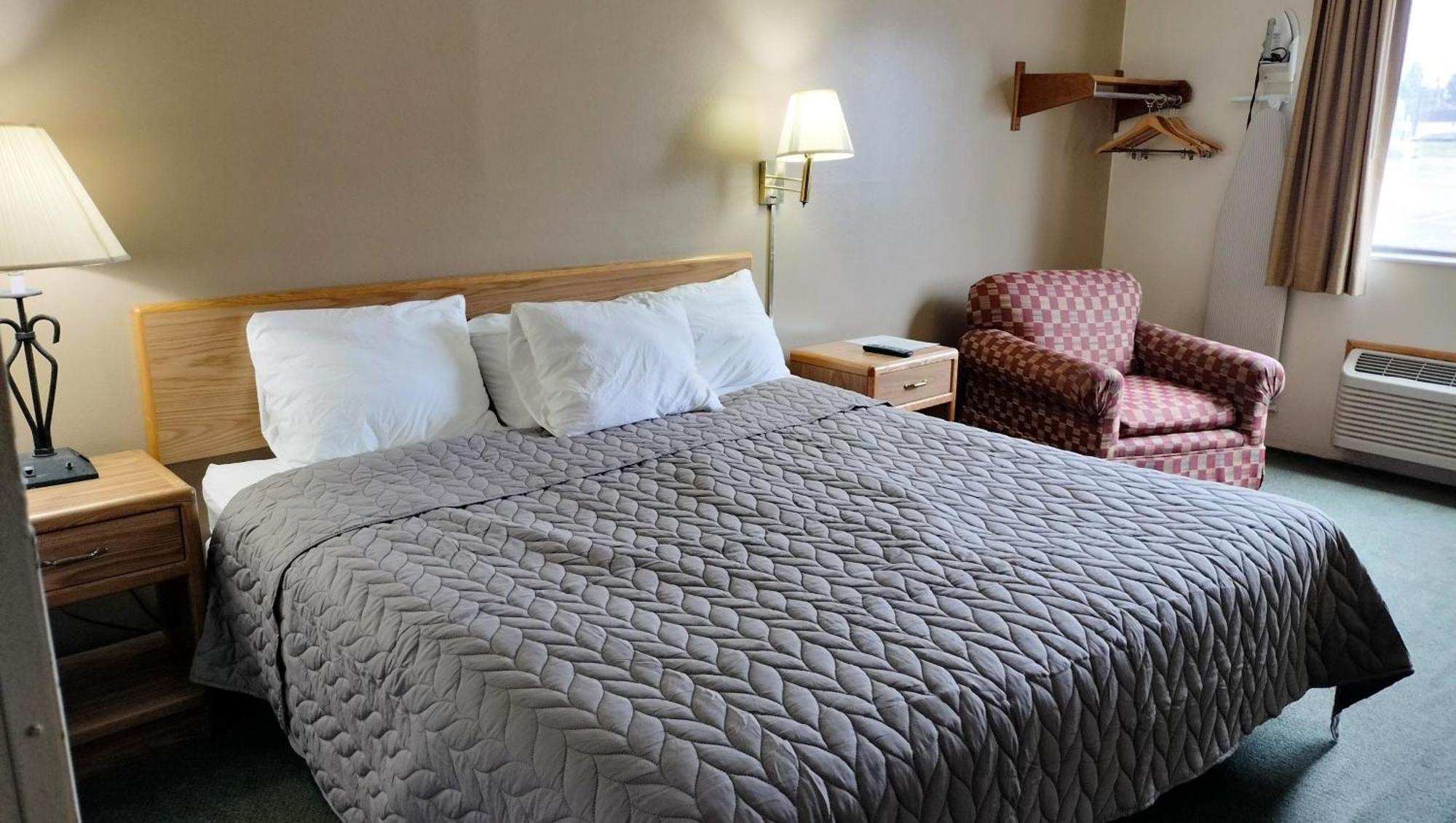 Magnuson Hotel 2*